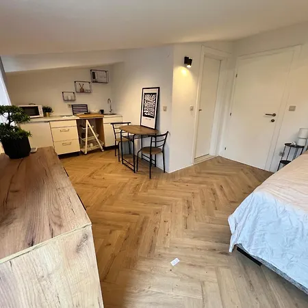 Stanic Apartment Seget Vranjica